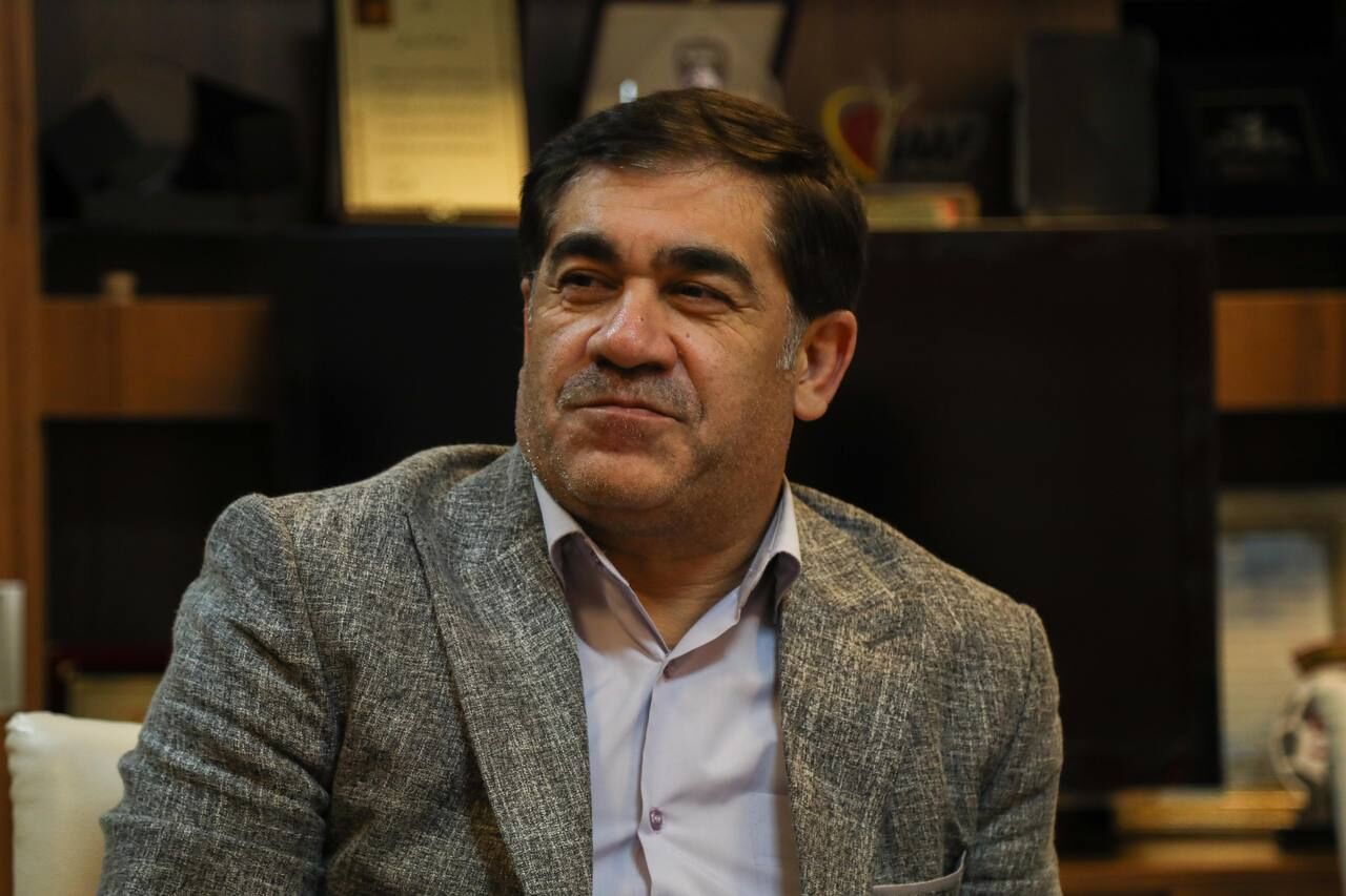 سرپرست باشگاه تراکتور: قرارداد خِمِز ۱.۵ ساله است