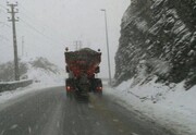 بارش برف در جاده کرج - چالوس سبب کندی تردد شد