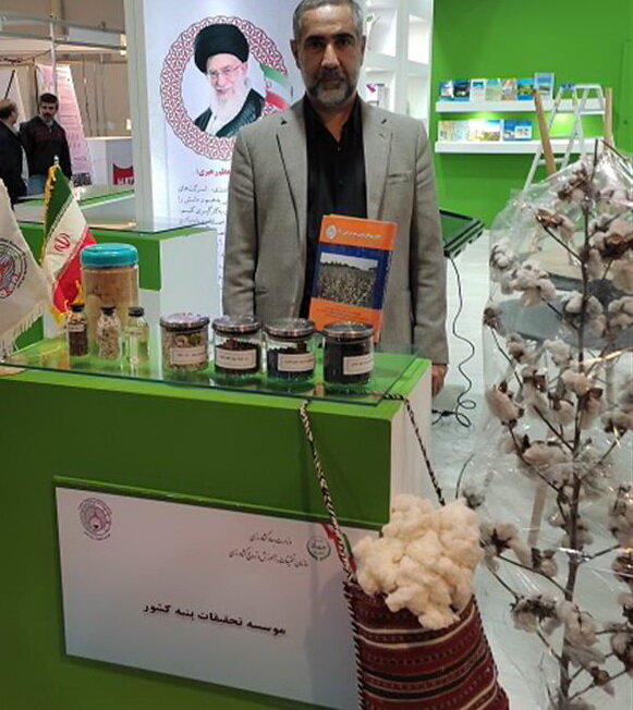 نمایشگاه «دستاوردهای پژوهش»؛ دانشگاهیان پُرحضور و صنعت کمفروغ+فیلم