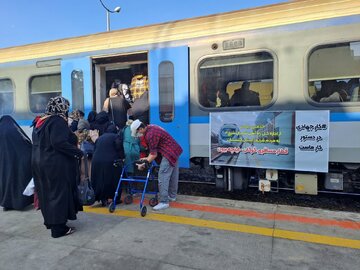 قطار مسافربری گرگان - اینچه‌برون پس از چند سال وقفه راه‌اندازی شد