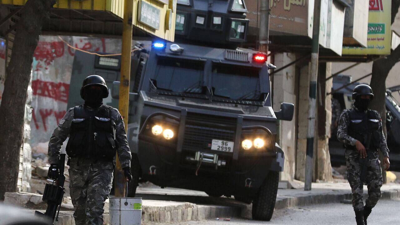 اعتراضات در اردن و کشته شدن افسر پلیس 