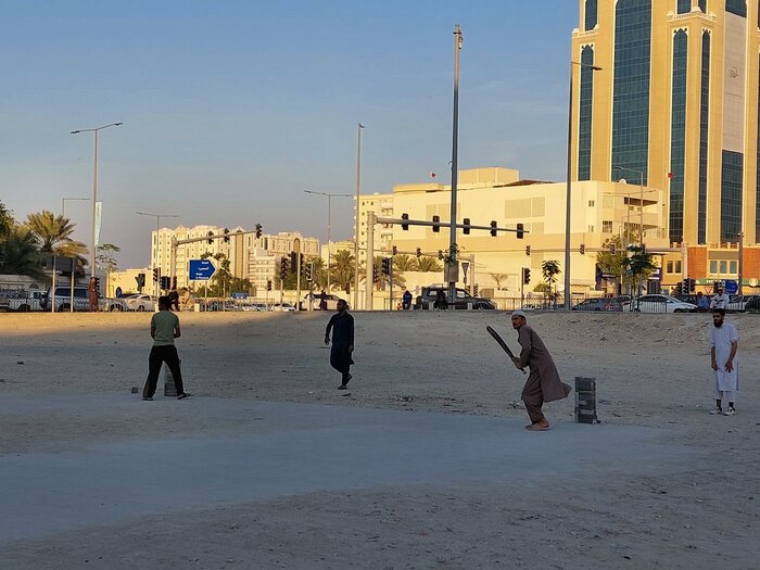 رونمایی از ورزش محبوب کارگران مهاجر در قطر؛ الکلاسیکوی کریکت در دوحه!