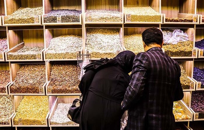 وفور نعمت و ثبات نسبی قیمت در بازار شب یلدای مشهد