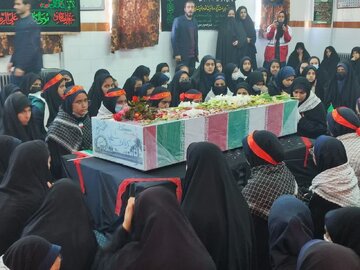 دانش‌آموزان استان یزد با شهدای گمنام تجدید میثاق کردند