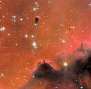 تصویر جدید تلسکوپ فضایی هابل؛ نورافشانی سرخ‌رنگ
