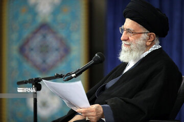 Supreme Leader receives families of martyrs of Shah Cheragh terrorist incident