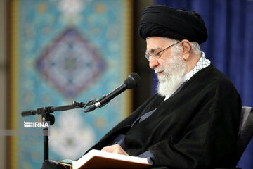 Supreme Leader receives families of martyrs of Shah Cheragh terrorist incident