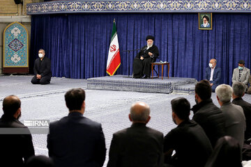 Supreme Leader receives families of martyrs of Shah Cheragh terrorist incident