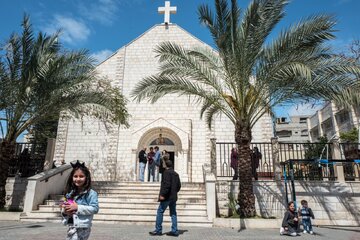 Noël : Les actes de répression du régime sioniste contre les chrétiens de Gaza