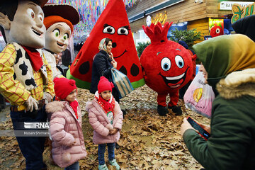 Iranian people preparing for Yalda night