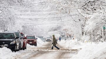 طوفان زمستانی در کانادا / زندگی مردم مختل ، برق خانه ها قطع و پروازها لغو شد