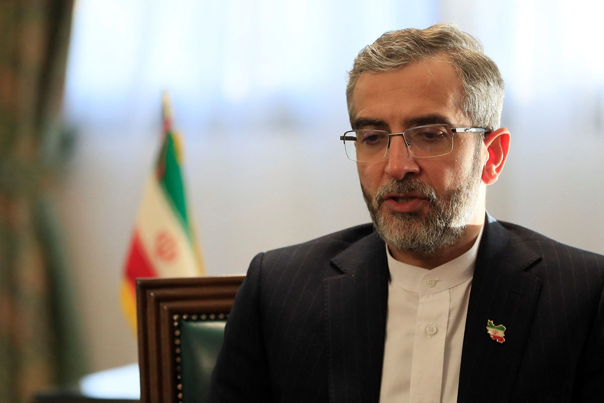 El viceministro de Relaciones Exteriores de Irán se reúne con sus homólogos de la troika europea en Abu Dhabi 