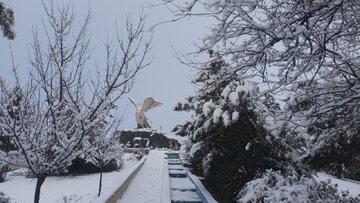 مسدود شدن راه ارتباطی ۱۱۰ روستای دلفان بر اثر بارش برف