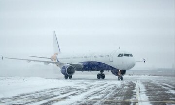 هزاران مسافر آمریکایی سرگردان در فرودگاه‌ها/افزایش قربانیان طوفان زمستانی به ۵۵ نفر