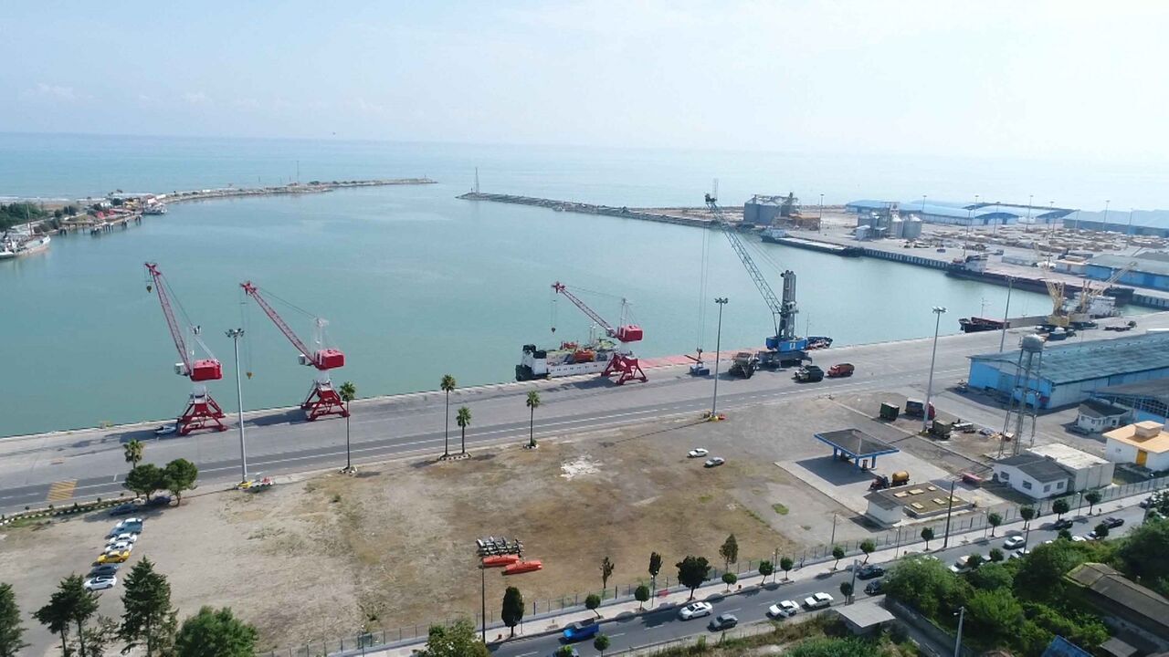 مدیرعامل سازمان بنادر و دریانوردی کشور بر ضرورت لایروبی کانال دسترسی بندر نوشهر تاکید کرد