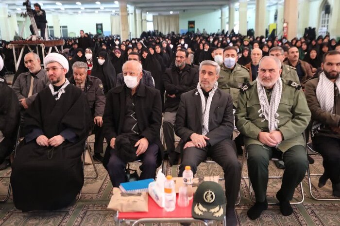 نقش زنان در پیروزی انقلاب و تبیت نظام تعیین کننده بود