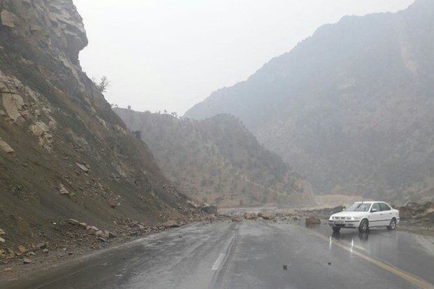 فرماندار: بارش باران راه هفت روستای کوهستانی آزادشهر را مسدود کرد