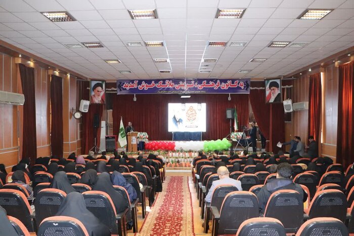 افراد ۶۰ ساله جامانده از تحصیل زیرپوشش نهضت سوادآموزی هستند