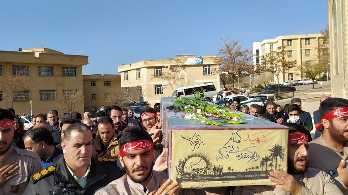 یک استاد دانشگاه:جوانان، مهمترین کانون توجه دشمن است