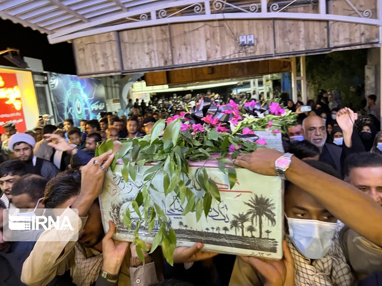مراسم استقبال از یک شهید گمنام در قشم برگزار شد