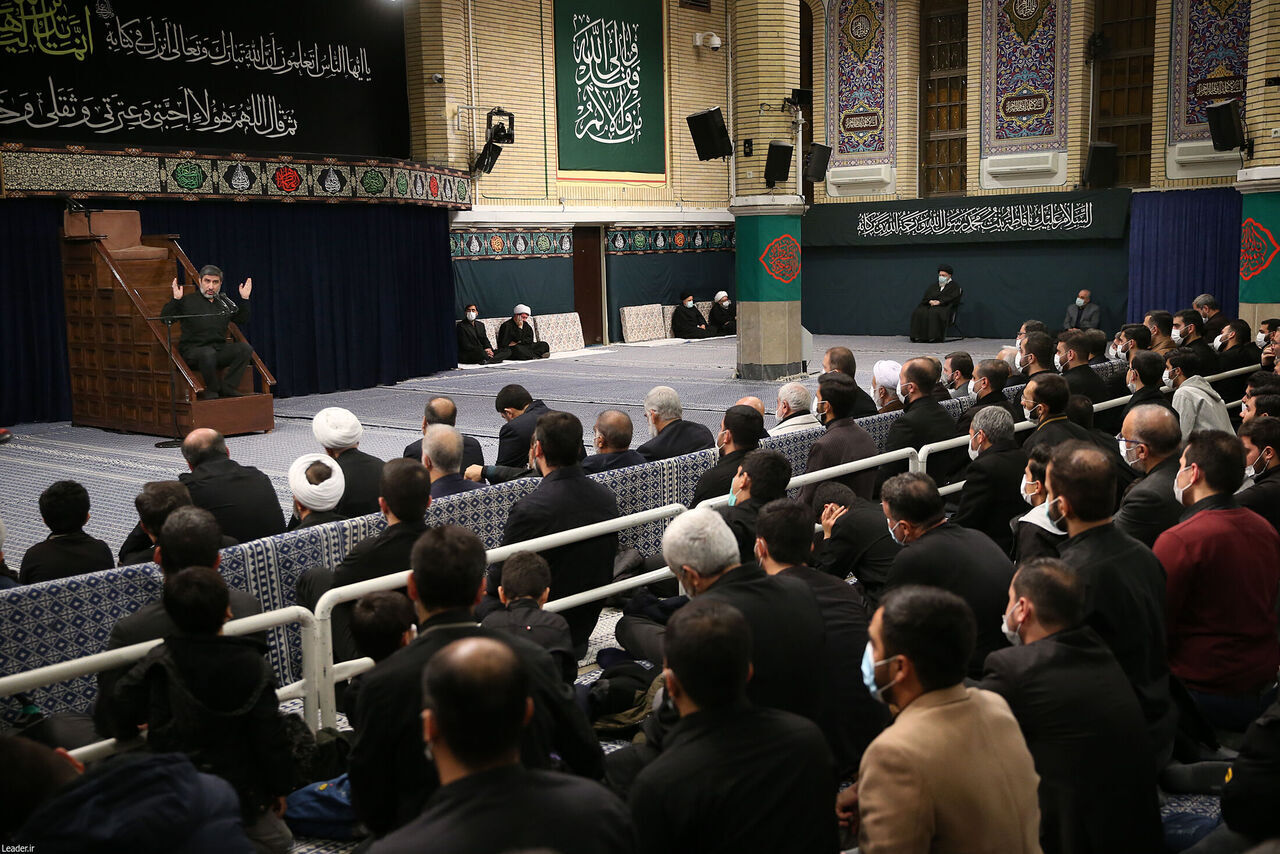 Supreme Leader attends mourning ceremony of Lady Fatima (SA)