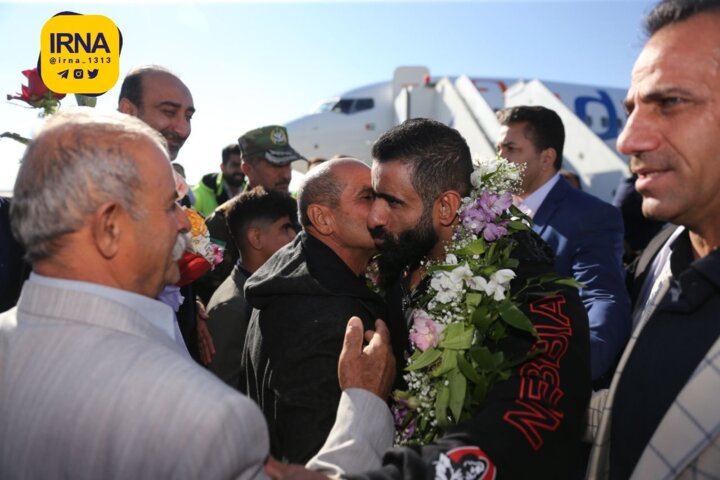 استقبال گسترده شیرازیها از «هادی چوپان» قهرمان مستر المپیا