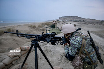 Operación nocturna de defensa costera durante los ejercicios conjuntos Zolfaqar-1401