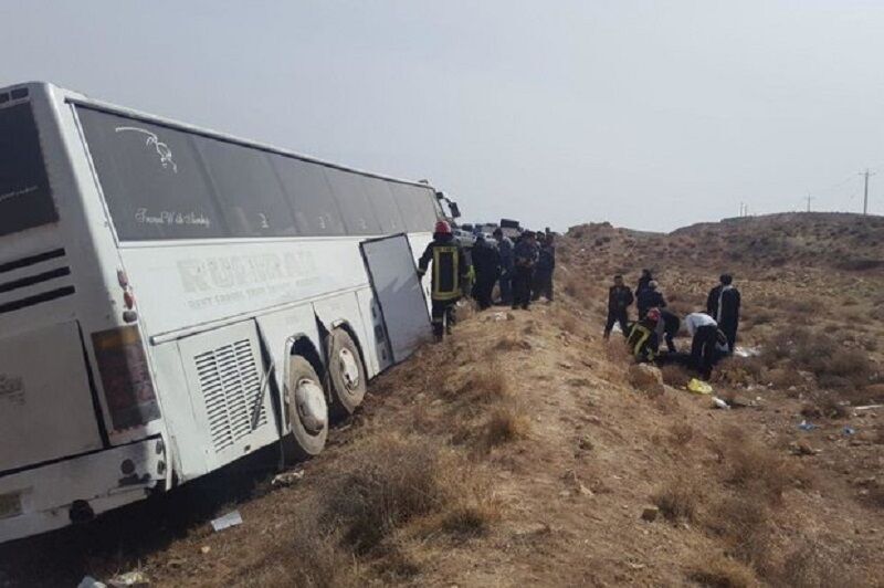 انحراف اتوبوس در کرمان هفت مصدوم برجا گذاشت 