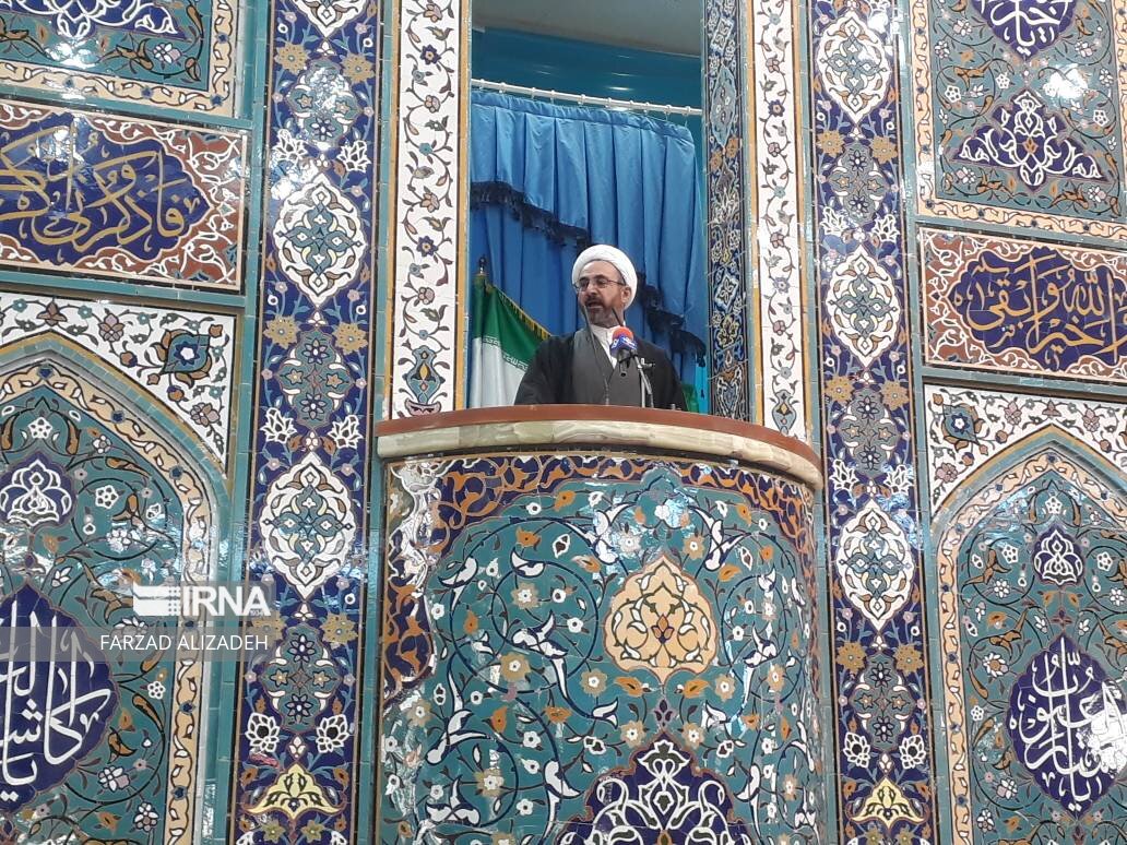 امام جمعه ایلام: دشمن با جنگ شناختی جای شهید و جلاد را در افکار عمومی تغییر داد