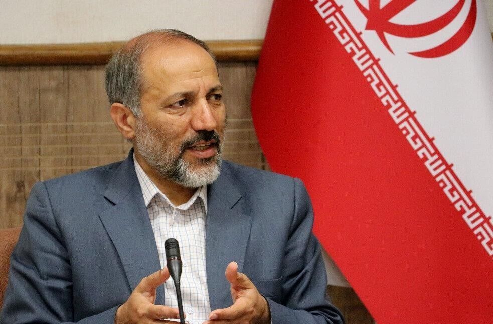 استاد دانشگاه: رمز ماندگاری جمهوری اسلامی حمایت مردمی است