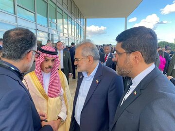 Le vice-président iranien et le ministre des Affaires étrangères saoudien se rencontrent au Brésil