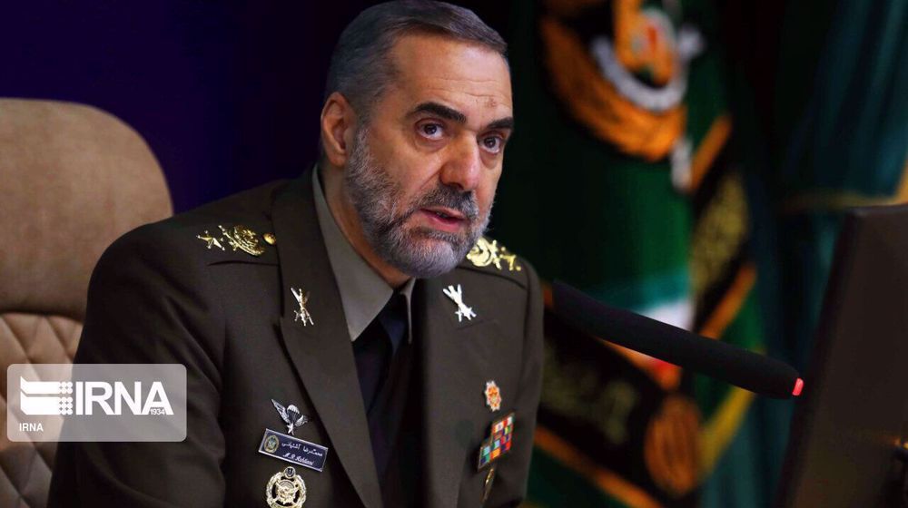 El ministro de Defensa iraní: “Mohayer-10” es un dron excepcional