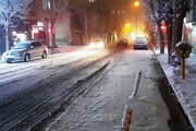بارش نخستین برف زمستانی مهاباد را سفیدپوش کرد + فیلم