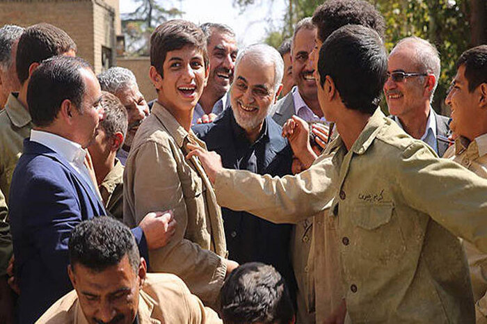 شهید سردار سلیمانی، الگویی کم نظیر در خدمت به مردم و انقلاب