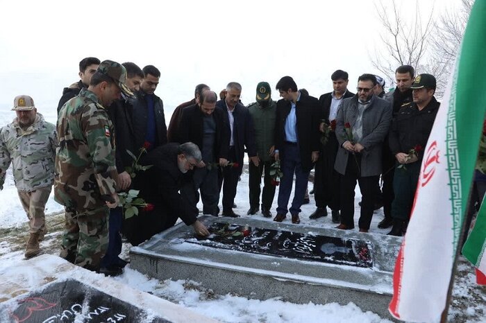 استاندار آذربایجان‌غربی از واحد تولیدی سیم و کابل در پیرانشهر بازدید کرد