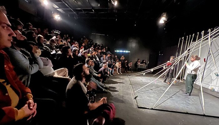 رویکرد برخی هنرمندان نه آزاداندیشی که تاریکفکری است/ زبان تئاتر دعوت به آرامش است نه تهدید