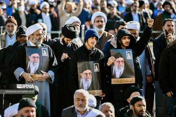 People of Qom gather in support of Velayat authority