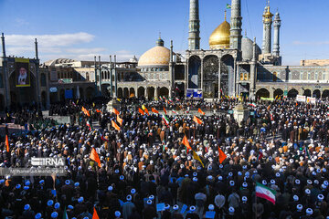 People of Qom gather in support of Velayat authority