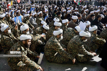 People of Qom gather in support of Velayat authority