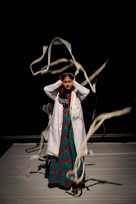 تئاتر منطقهای فرصتی برای رُخنمایی گروههای بینامونشان است