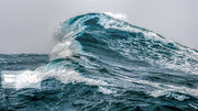 ارتفاع موج در دریای خزر به ۳.۵ متر می‌رسد