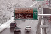 مشهدی‌ها به طرقبه‌شاندیز سفر نکنند/ ۳۰ خودرو گرفتار برف
