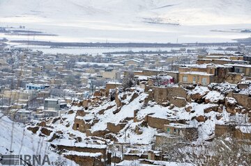 Isfahán se viste de blanco por la nieve
