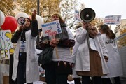 خشم پزشکان فرانسه؛ نظام سلامت دولت مکرون در آستانه فروپاشی+فیلم