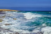 وزش باد و افزایش ارتفاع امواج در آب‌های جنوبی کشور 