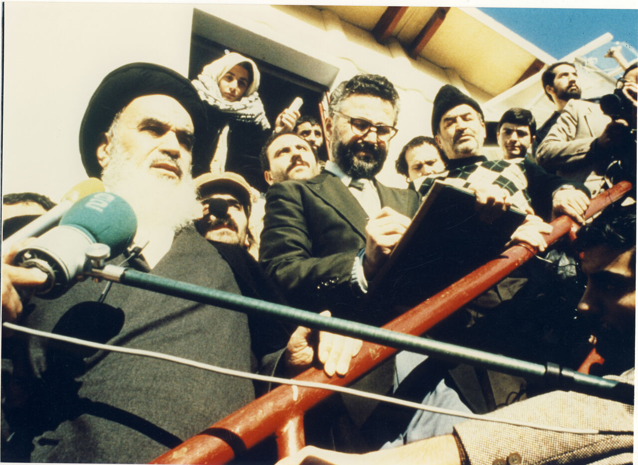 بخش نخست؛ ناگفتههای سفر امام به نوفللوشاتو