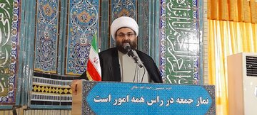 امام جمعه قصرشیرین: مردم با سرمایه گذاری خرد و کلان به اقتصاد کشور کمک کنند