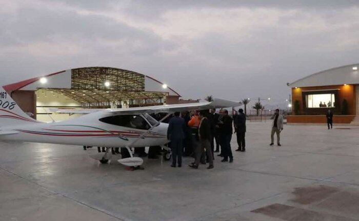 وزیر راه و شهرسازی از فرودگاه مهریز یزد بازدید کرد