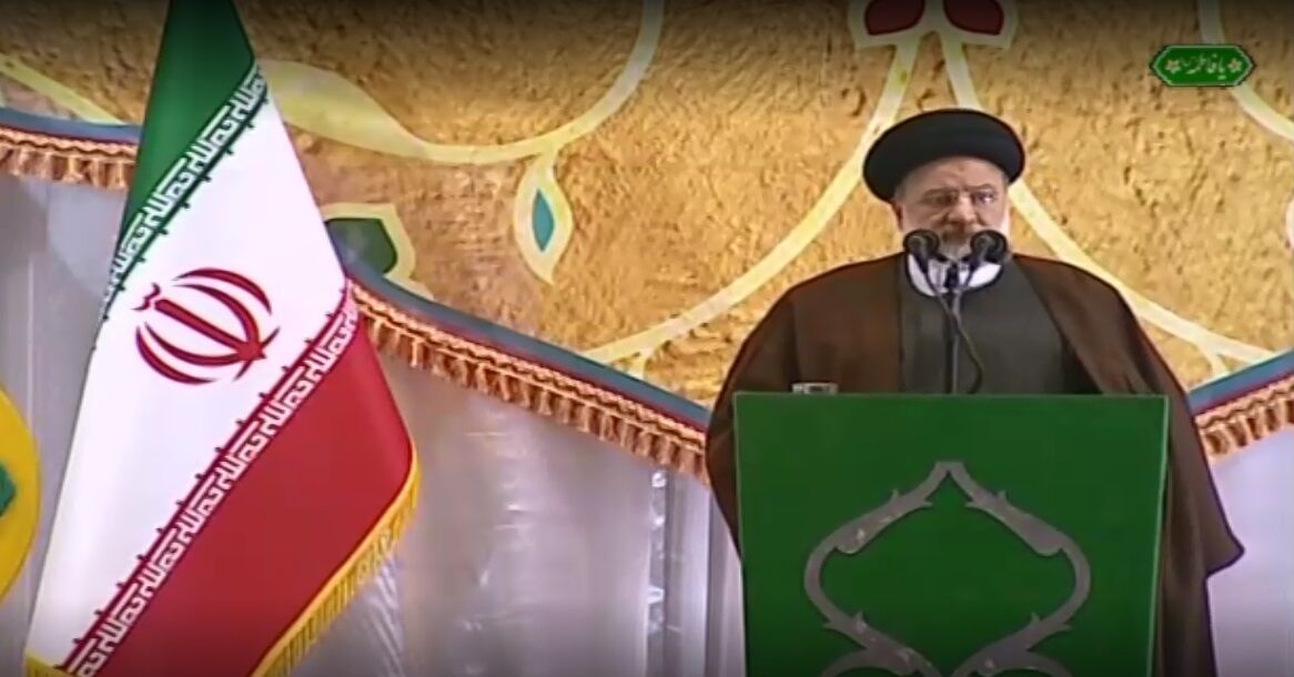رییسی: استفاده از توانمندیهای بانوان تعارف نیست، باور دولت سیزدهم است