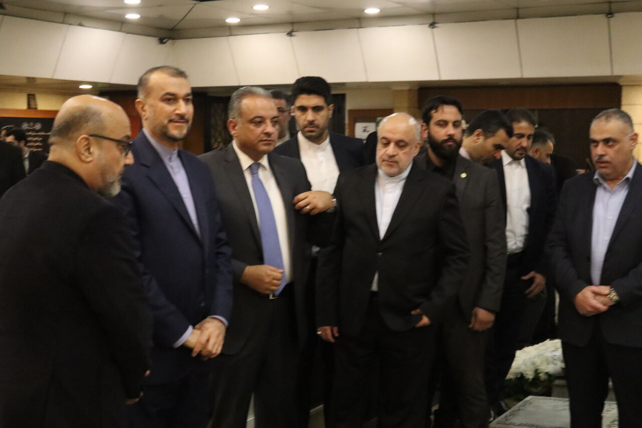 Der iranische Außenminister würdigt die Märtyrer des Widerstands im Libanon